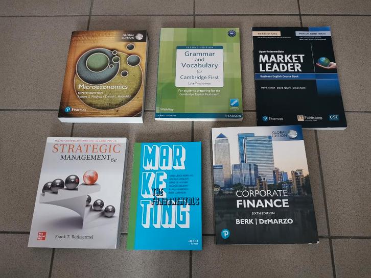 2de bachelor TEW boeken Uhasselt, Boeken, Studieboeken en Cursussen, Zo goed als nieuw, Ophalen