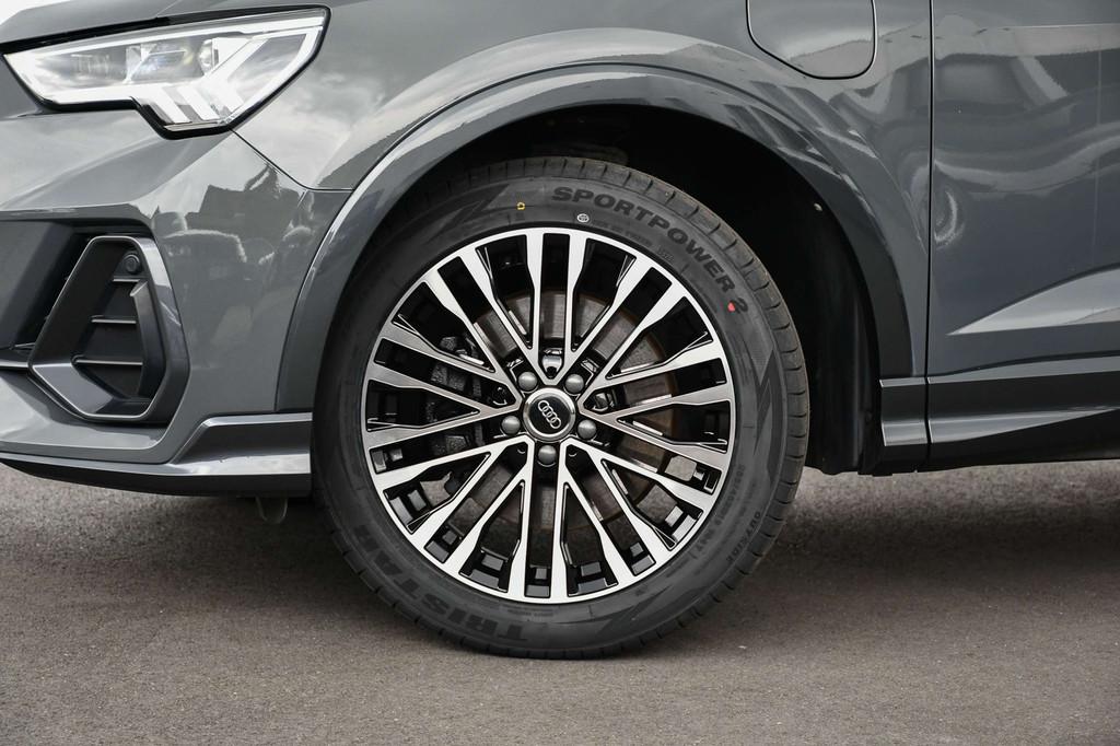 Audi Q3 Q3 PHEV 45 TFSIe*FULL LED*CAMERA*ACC*BI COLOR 19"*CA, Auto's, Automaat, Gebruikt, 4 cilinders, Leder