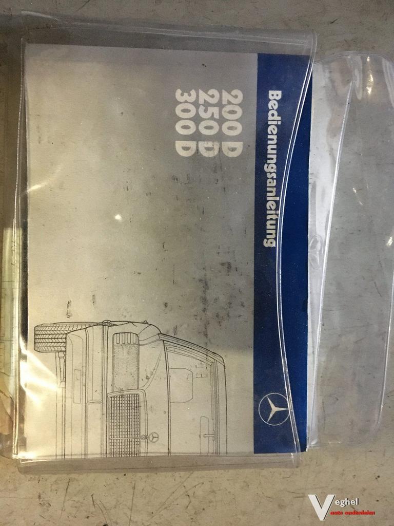 Handleidingsboekje mercedes w124 en w201, Auto diversen, Handleidingen en Instructieboekjes, Ophalen of Verzenden