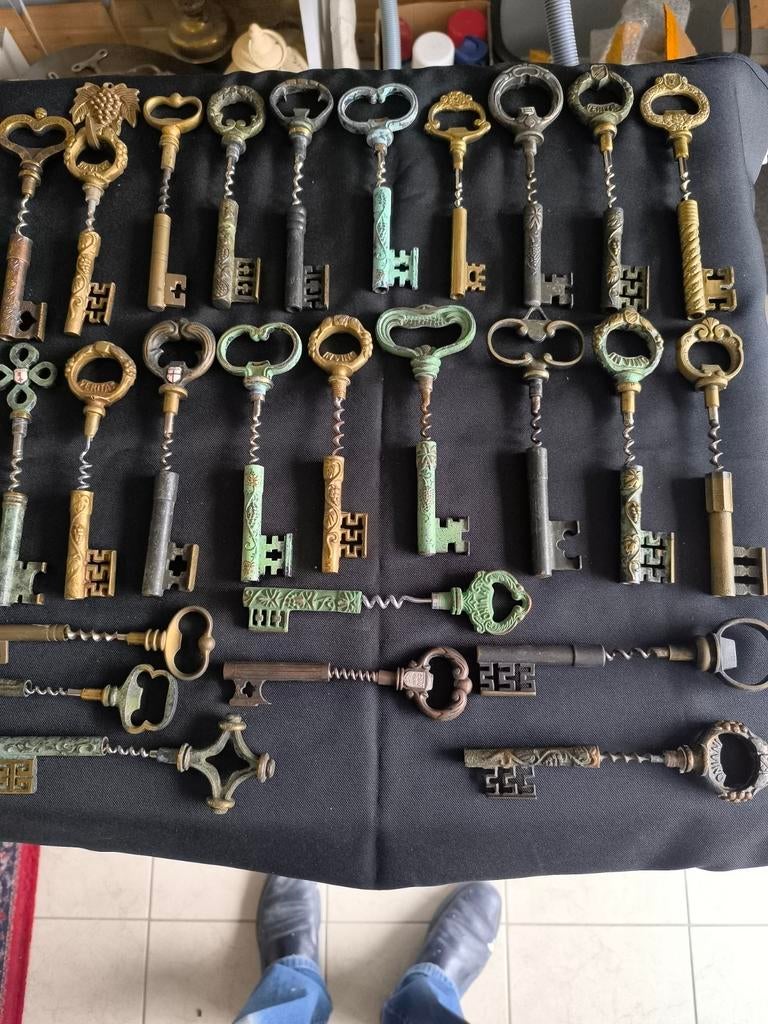 Verzameling kurkentrekkers, Ophalen