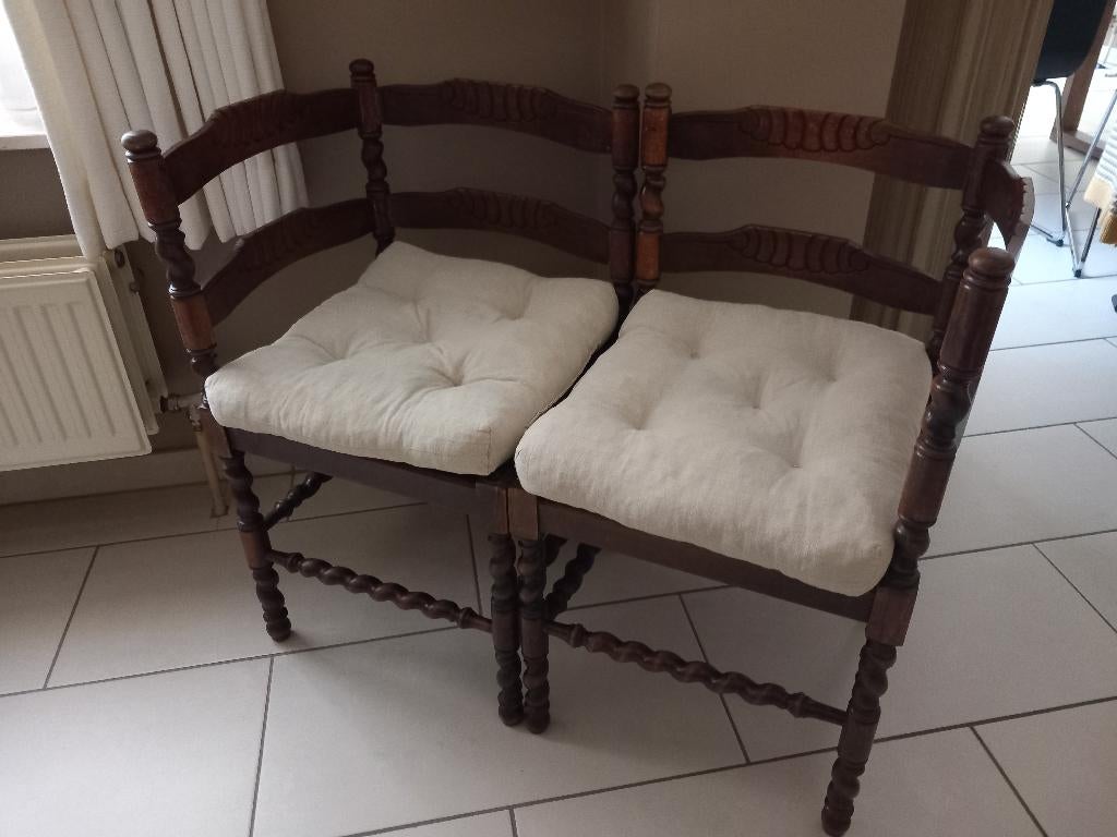 Antieke stoelen., Ophalen