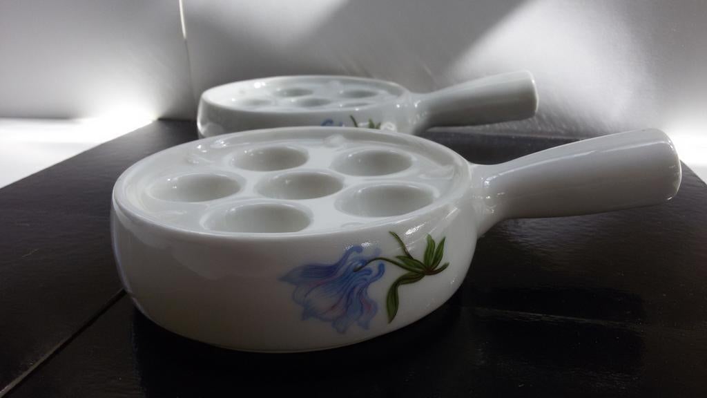 2 vuurvaste escargotbordjes in Frans porselein., Ophalen of Verzenden, Zo goed als nieuw, Porselein