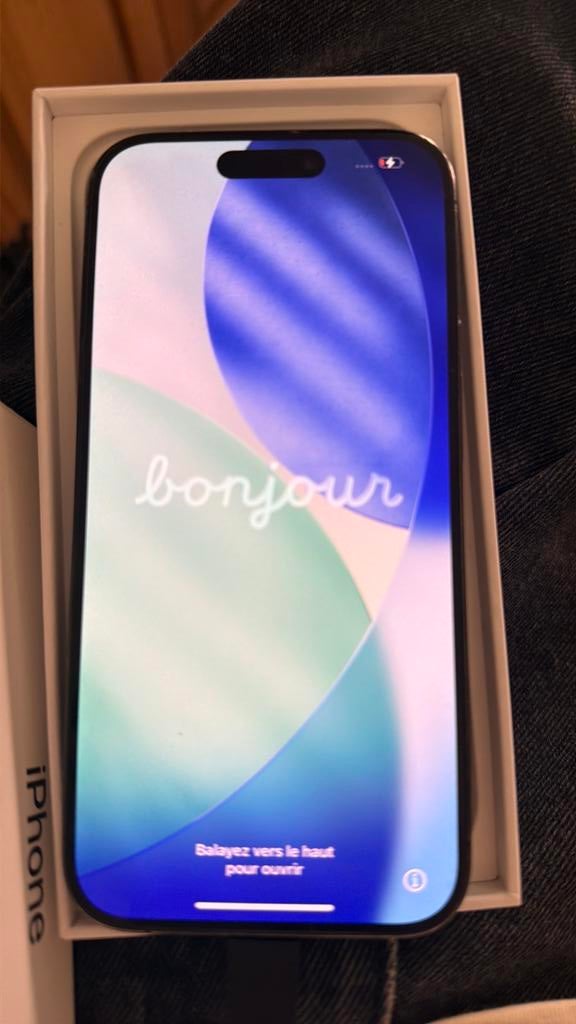 iPhone 15 Pro 128 Go – Bon état –  (Bleu foncé), Télécoms, Avec simlock (verrouillage SIM), 80 %, Enlèvement ou Envoi, Utilisé