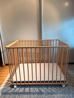 Plooibare houten box, Kinderen en Baby's, Babyparken, Ophalen, Zo goed als nieuw, Rechthoekig, In hoogte verstelbaar