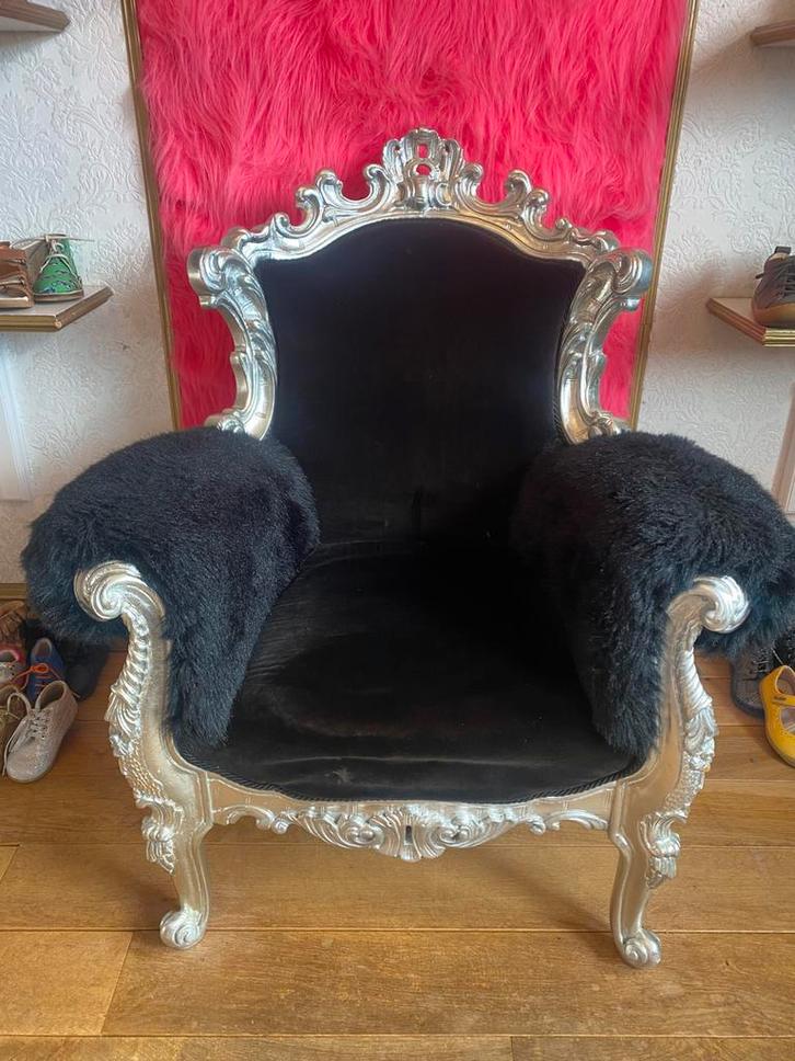 Zwart barokstoeltje zoekt ook een nieuwe thuis., Antiek en Kunst, Antiek | Meubels | Stoelen en Sofa's, Ophalen