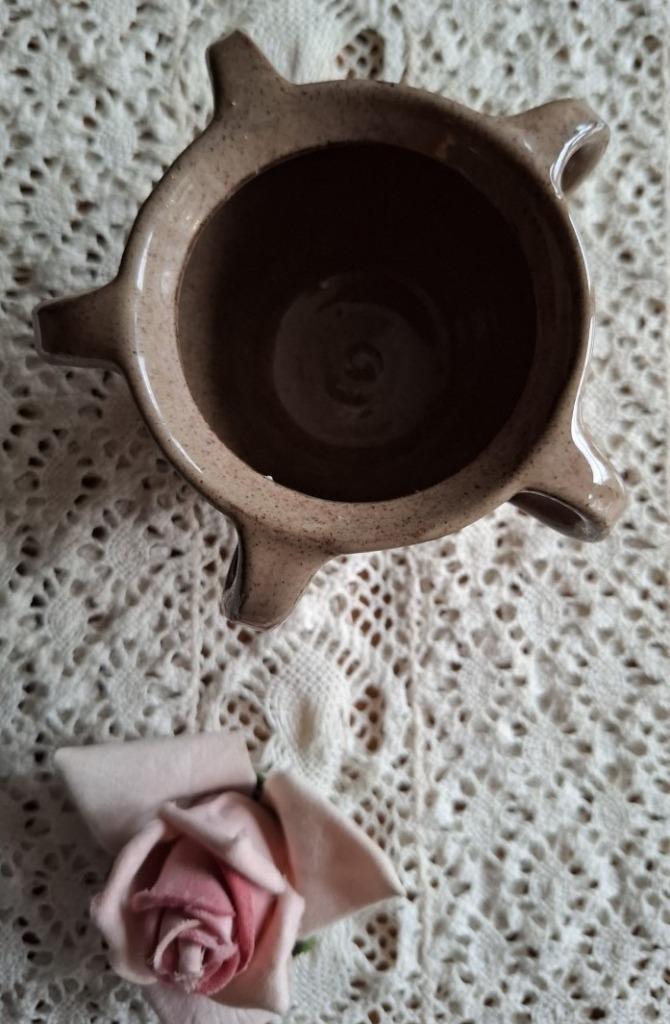 Klein gres potje met 5 oortjes, leuk als cactus potje, Antiek en Kunst, Ophalen of Verzenden