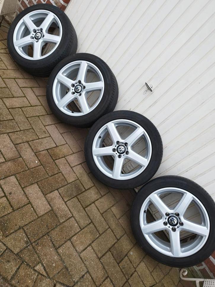 Zomerbanden 225/45/R17 Continental voor Volkswagen, Auto-onderdelen, Banden en Velgen, Velg(en), Zomerbanden, 17 inch, 225 mm