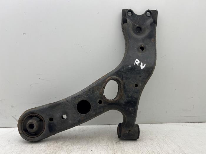 Draagarm rechts-voor van een Toyota Rav-4, Gebruikt, -, -, Ophalen of Verzenden