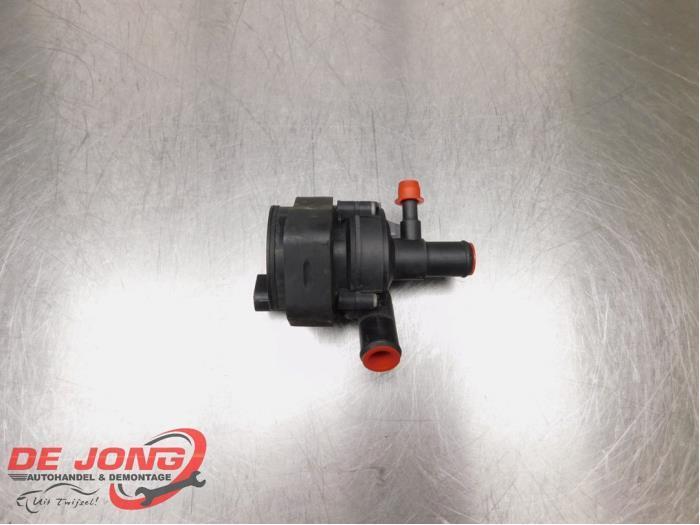 Pompe à eau supplémentaire d'un Mercedes E-Klasse, Autos : Pièces & Accessoires, Climatisation & Chauffage, Mercedes-Benz, Utilisé