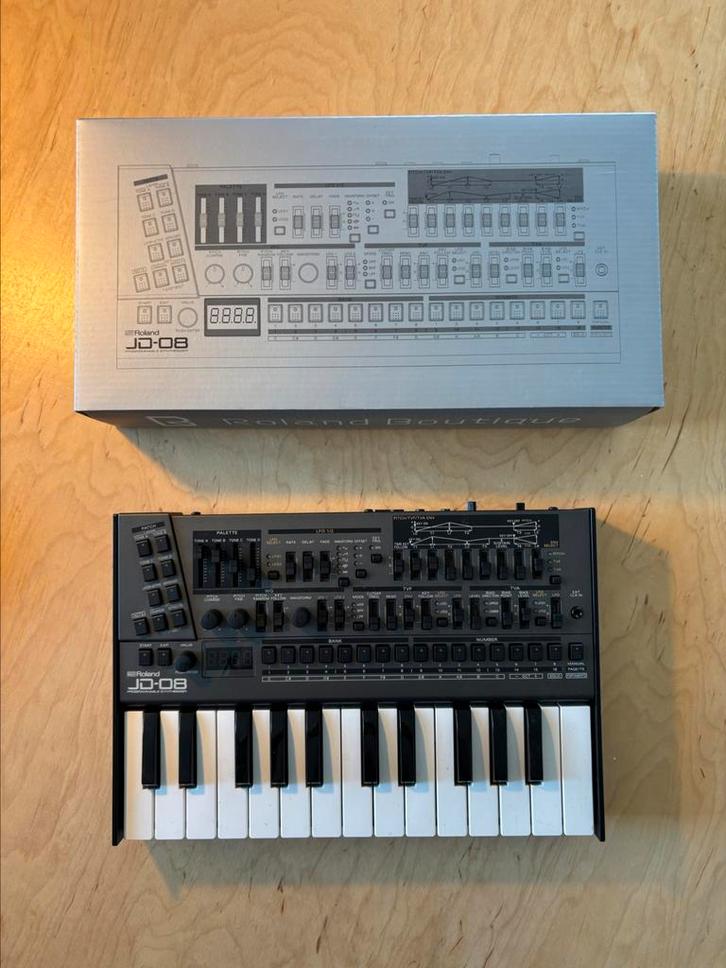 Roland Boutique JD-08 – stand-alone, Musique & Instruments, Synthétiseurs, Comme neuf, Autres nombres, Roland, Avec connexion MIDI