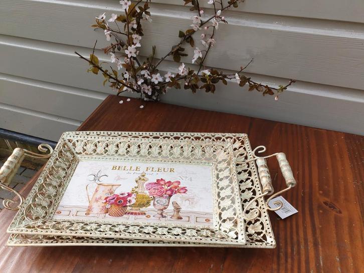 dienblad van metaal , bloemen, Huis en Inrichting, Woonaccessoires | Dienbladen, Nieuw, Metaal, Ophalen of Verzenden