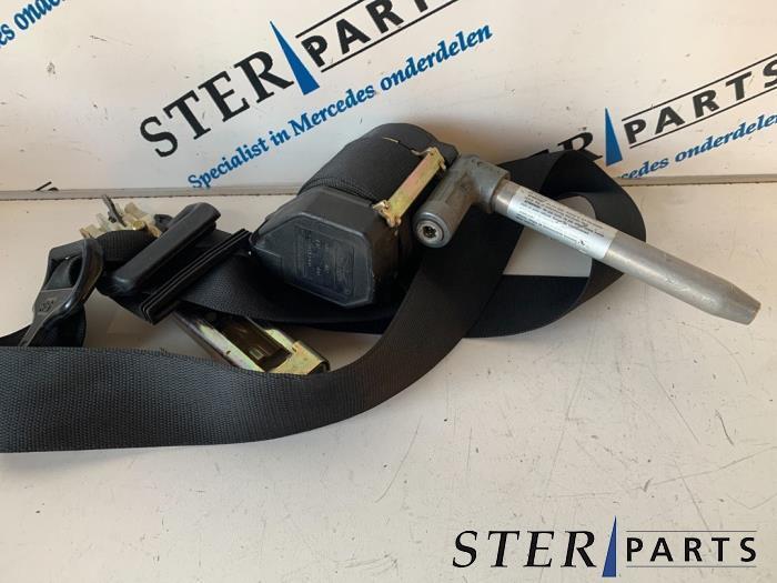 Veiligheidsgordel rechts-voor van een Mercedes E-Klasse, Auto-onderdelen, Interieur en Bekleding, Mercedes-Benz, Gebruikt, 3 maanden garantie