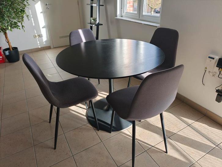 Ronde tafel inclusief 4 grijze stoelen, Huis en Inrichting, Tafels | Eettafels, Gebruikt, Vier personen, Rond, Overige houtsoorten