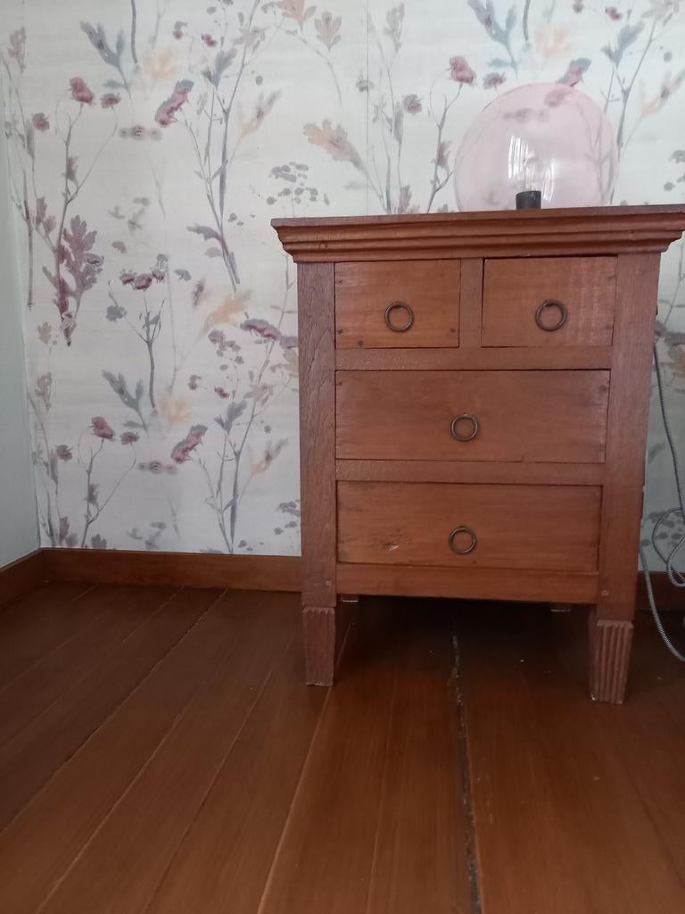 Mooi eiken kastje, Ophalen