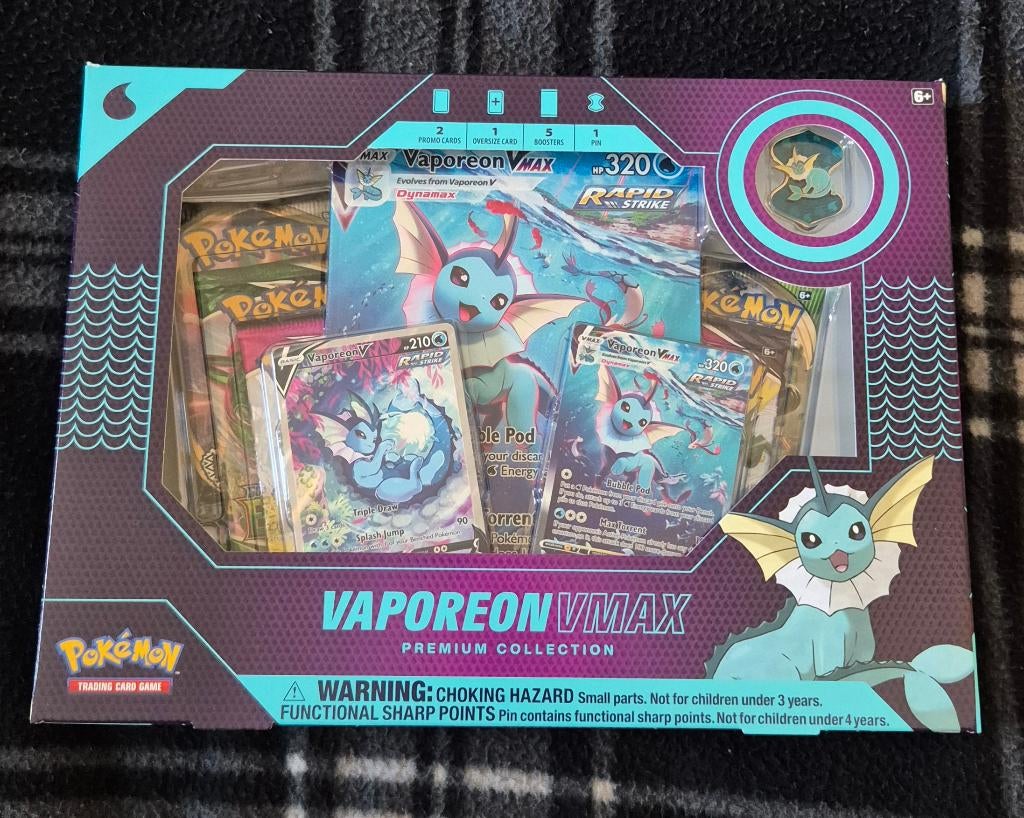 Vaporeon Vmax premium collection, Ophalen of Verzenden, Nieuw, Boosterbox