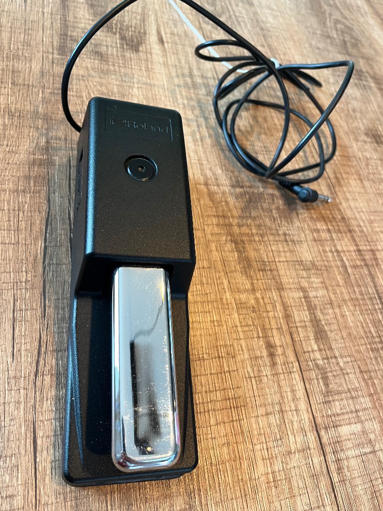 Pedaal piano Roland, Ophalen, Zo goed als nieuw, Zwart, Piano