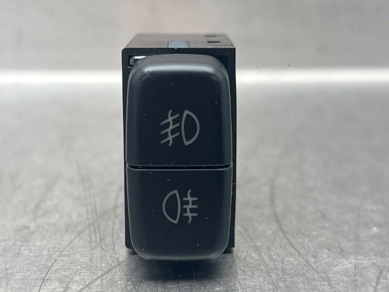 COMMUTATEUR ANTI BROUILLARD Mitsubishi Grandis (NA), Autos : Pièces & Accessoires, Tableau de bord & Interrupteurs, Mitsubishi