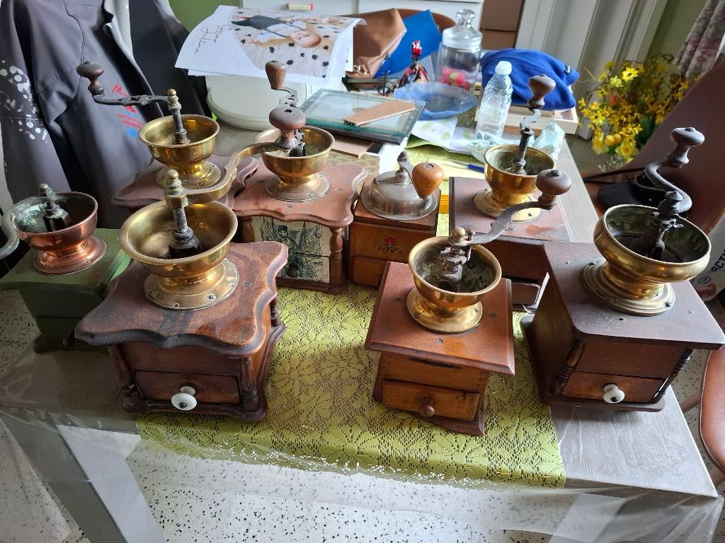 Koffiemolen antiek, Ophalen