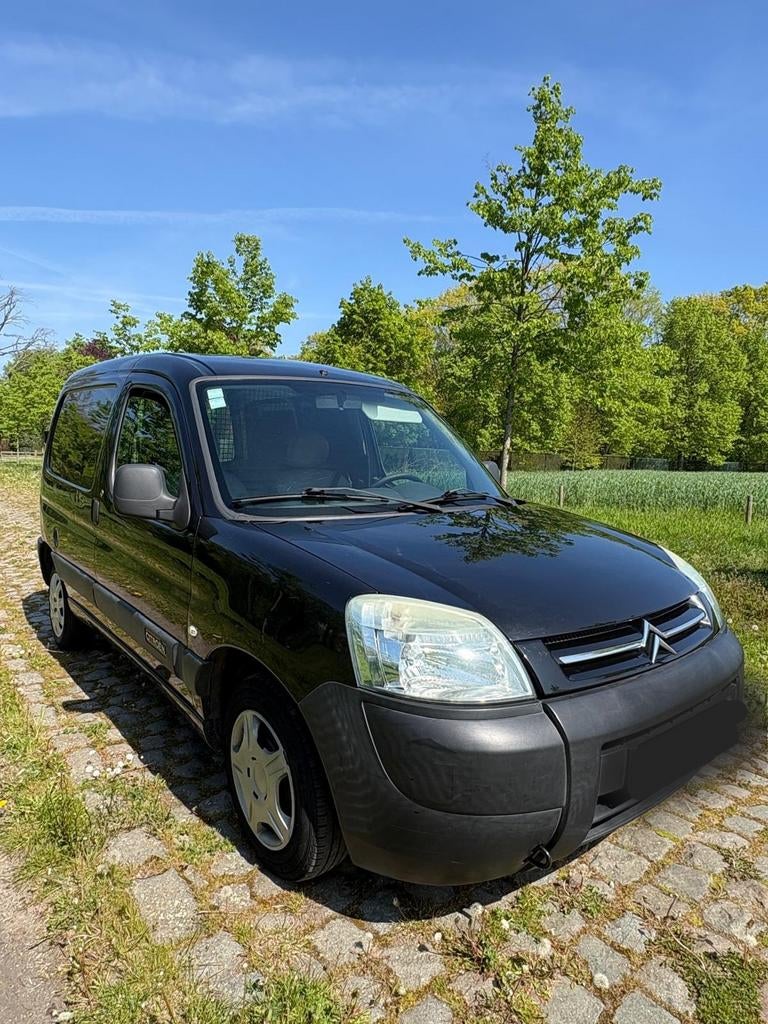 Citroen Berlingo 1.4 Benzine, Trekhaak, Zwart, Handgeschakeld, 1400 cc
