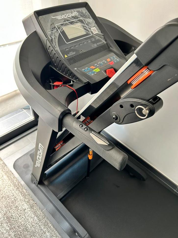 EVOGYM inklapbare loopband (R-80s) – zo goed als nieuw!, Sport en Fitness, Fitnessmaterialen, Zo goed als nieuw, Ophalen