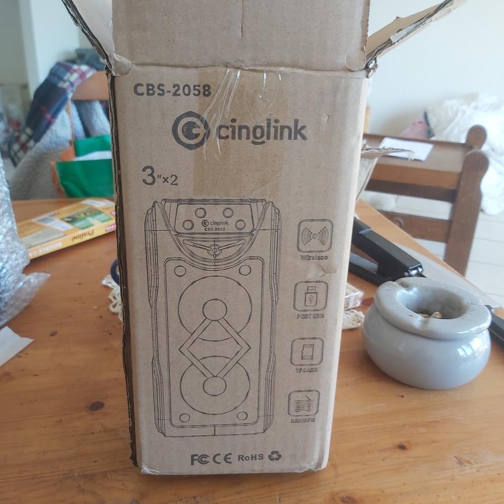 Peti bafle tout  neuf  j amai utilisé  tu peux  mettre  Wi-F, TV, Hi-fi & Vidéo