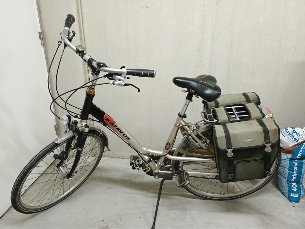 Damesfiets met fietstas, Fietsen en Brommers, Ophalen