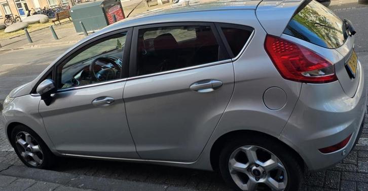 Nette en goed rijdende Ford Fiesta, Auto's, Ford, Particulier, Benzine, Handgeschakeld, Zilver of Grijs, Overige kleuren, Ophalen