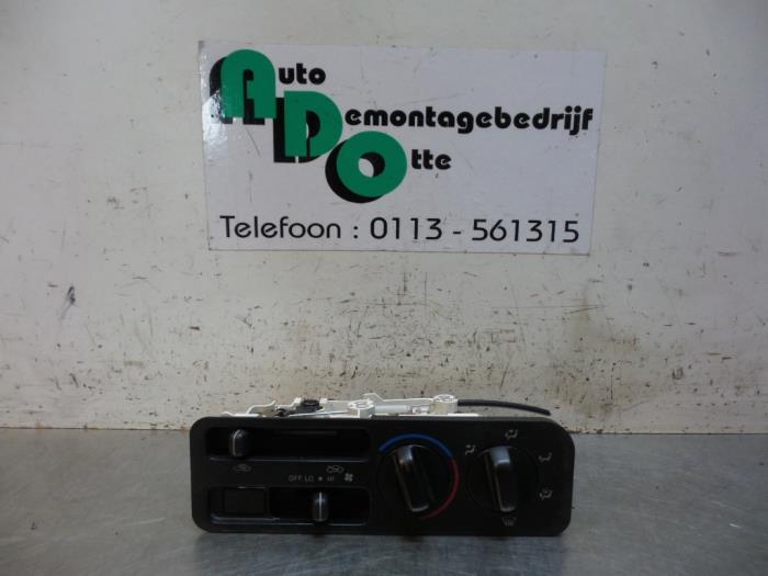 Panneau de commandes chauffage d'un Toyota Starlet (Starlet, Autos : Pièces & Accessoires, Tableau de bord & Interrupteurs, Toyota