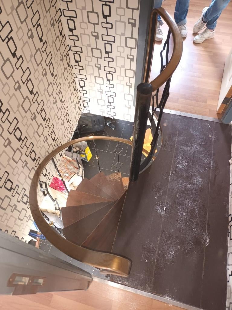 Escalier colimaçon, Enlèvement, Utilisé, Escalier, 2 à 4 mètres