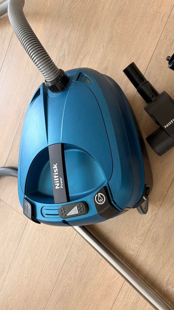 Nilfisk power allergy new 2000w, Gebruikt, Stofzuiger, 1600 tot 2000 watt, Ophalen