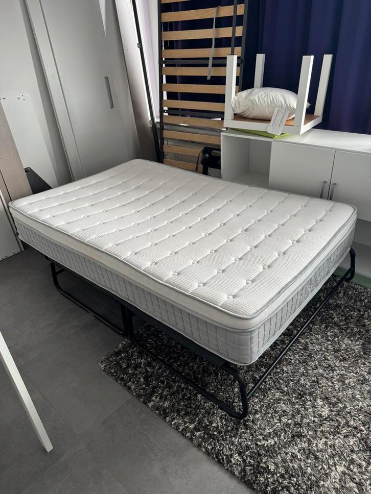 Heel nette matras met Ikea zetelbed, Huis en Inrichting, Slaapkamer | Matrassen en Bedbodems, Zo goed als nieuw, Matras, 140 cm