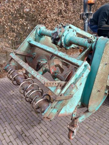 spitmachine met eggerol, Enlèvement