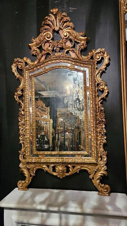 Antieke geheel hout gestoken Venetiaanse spiegel.., Antiquités & Art, Antiquités | Miroirs, Enlèvement ou Envoi