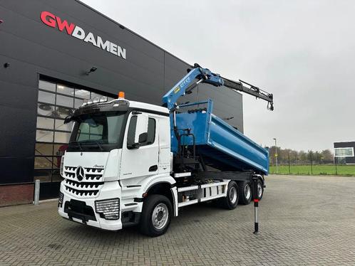 Mercedes-Benz Arocs 3243 8x4 Tridem Kipper/Kraan Euro 6, Auto's, Vrachtwagens, ABS, Achteruitrijcamera, Airconditioning, Centrale vergrendeling