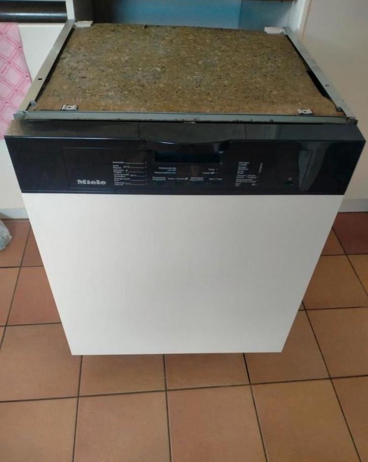 MIELE G1222SC Voor onderdelen of reparatie, Elektronische apparatuur, Vaatwasmachines, Niet werkend, Ophalen