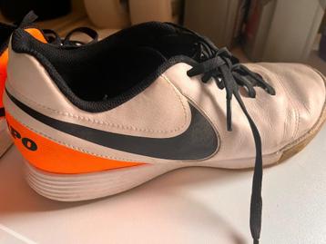 NIKE Tiempo sportschoen maat 42 beschikbaar voor biedingen