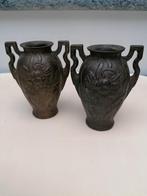 2 zeer oude bronzen kleine vaasjes zeldzame vondst., Ophalen