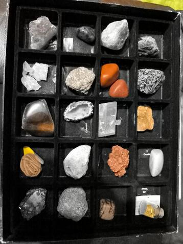 Collectie edelstenen en mineralen  beschikbaar voor biedingen