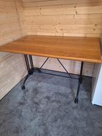 2 stevige horeca tafels met retro voet, Ophalen, Zo goed als nieuw