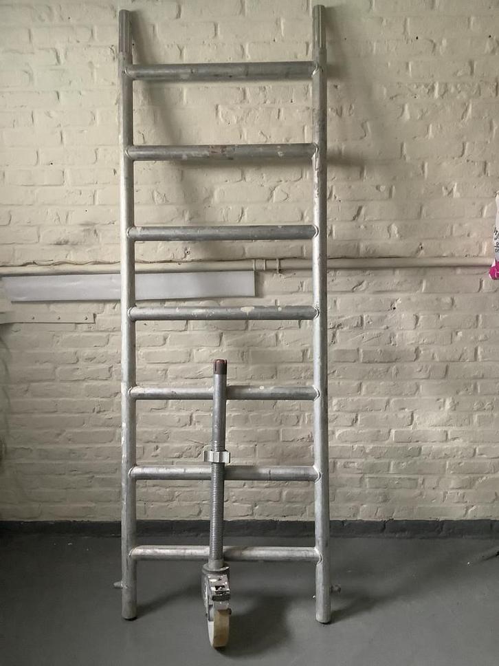 Professionele rolstelling 3,05x8,20 stahoogten, Doe-het-zelf en Bouw, Steigers, Gebruikt, Gevelsteiger, 5 meter of hoger, Ophalen