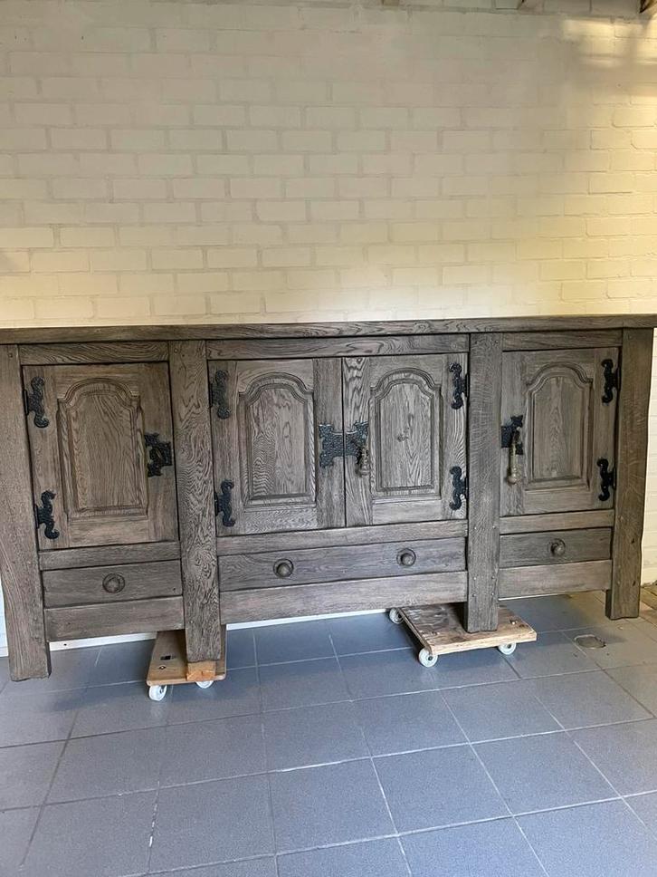 Massief Eiken kast, Huis en Inrichting, Kasten | Dressoirs, Zo goed als nieuw, Ophalen