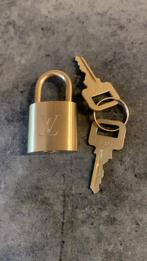 Louis Vuitton hangslot en sleutel, Handtassen en Accessoires, Tassen | Damestassen, Ophalen of Verzenden