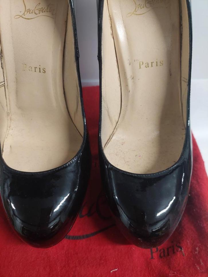 417C* Christian LOUBOUTIN authentieke pumps (39), Kleding | Dames, Schoenen, Gedragen, Pumps, Zwart, Verzenden