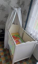 Kinderbedje IKEA in goede staat met gordijn, Kinderen en Baby's, Kinderkamer | Complete kinderkamers, Ophalen