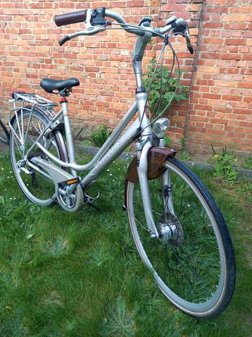 Zo goed als nieuw Damesfiets Batavus Centennial  beschikbaar voor biedingen