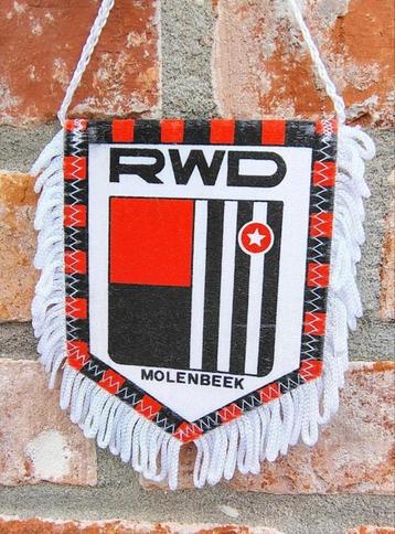 RWD Molenbeek RWDM 1980s mooie vintage voetbal vaandel beschikbaar voor biedingen