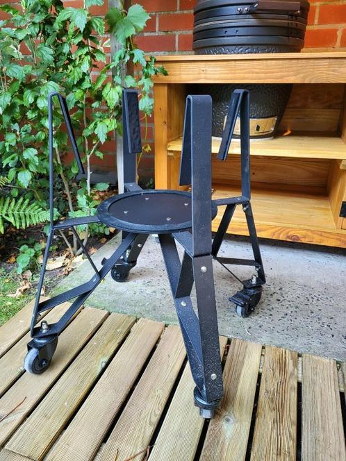 KAMADO ONDERSTEL, Tuin en Terras, Houtskoolbarbecues, Nieuw, Met accessoires, Ophalen