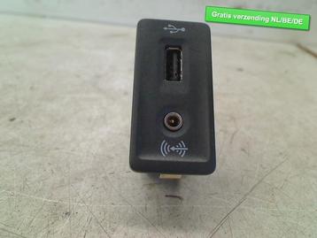 AUX POORT USB Volkswagen Golf VII (AUA) (5Q0035726E) beschikbaar voor biedingen