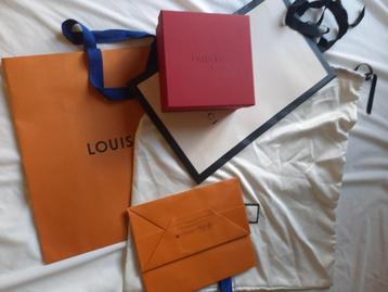 Veel lege zakken en dozen L. Vuitton/ Hermès beschikbaar voor biedingen