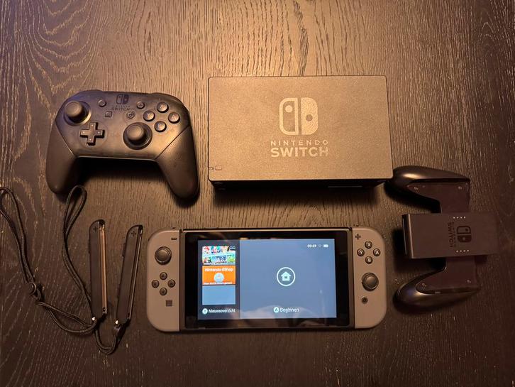 Nintendo Switch + Pro controller + 7 topgames, Games en Spelcomputers, Spelcomputers | Nintendo Switch, Zo goed als nieuw, Ophalen